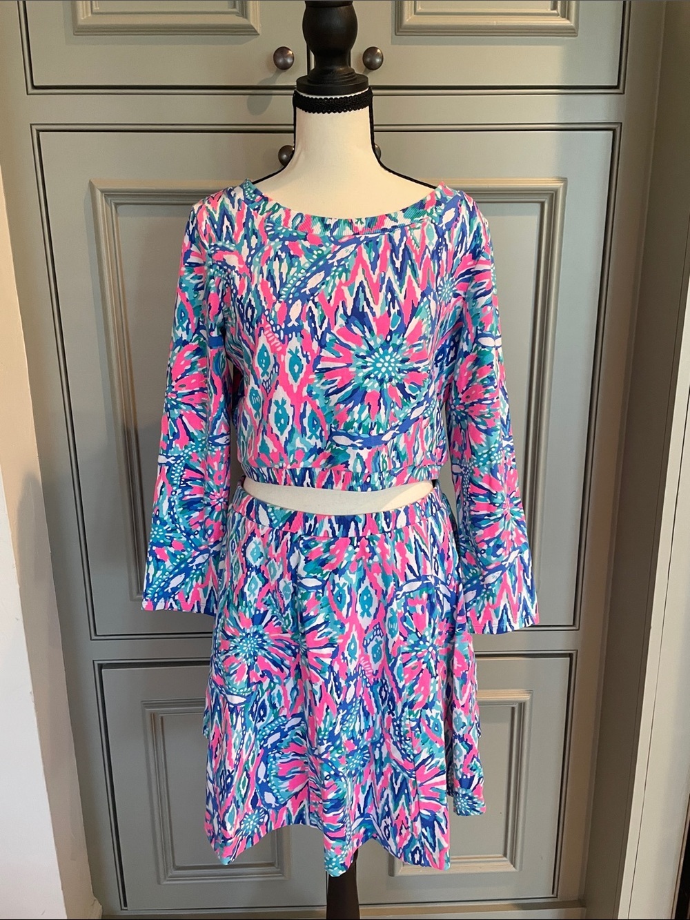 Lilly Pulitzer Two Piece Set Pink Blue Tropical Print Crop Top Flare Skirt-Large